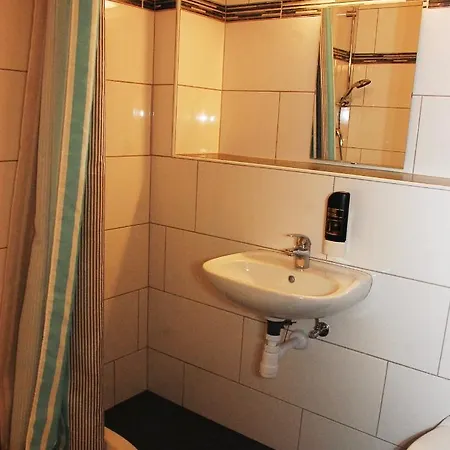 Familien- Und Jugendgaestehaus Schoenfeld Hotel