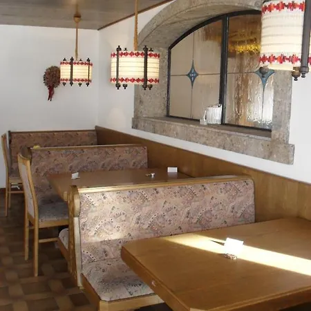 호텔 Familien- Und Jugendgaestehaus Schoenfeld *