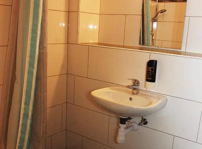 Familien- Und Jugendgaestehaus Schoenfeld Hotel
