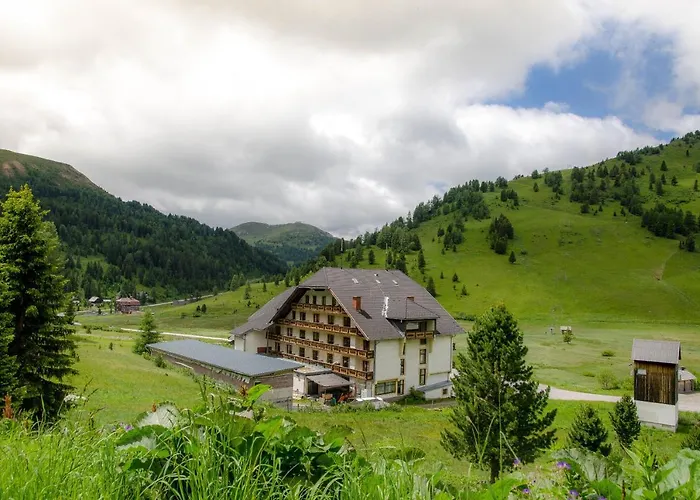 Familien- Und Jugendgaestehaus Schoenfeld 호텔 *